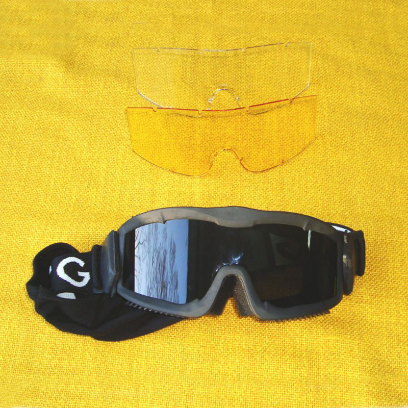 Ochelari de tragere tip Arena cu 3 lentile care se schimba(transparent,galbenpt ceata si fumuriu pt soare) 